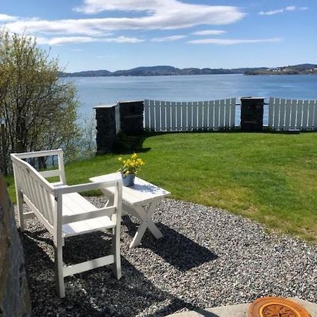 Koselig Nyoppusset 3 Roms Leilighet Med Egen Parkeringsplass I Rolige Omgivelse Naer Sjoen, 2 Mil Nord For Bergen Sentrum. المظهر الخارجي الصورة